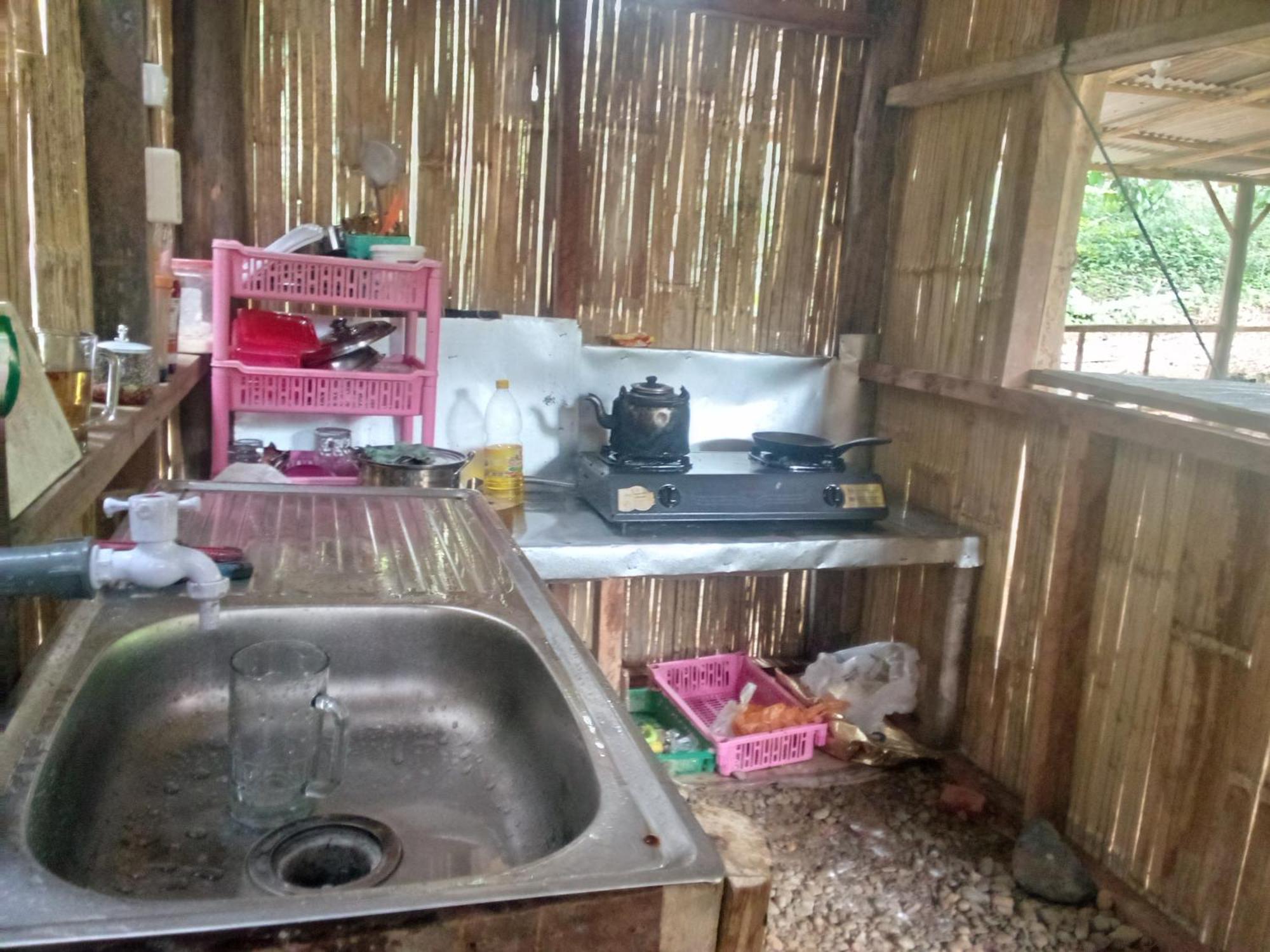 Landak River Guest House Only Trekking With Us 武吉拉旺 外观 照片