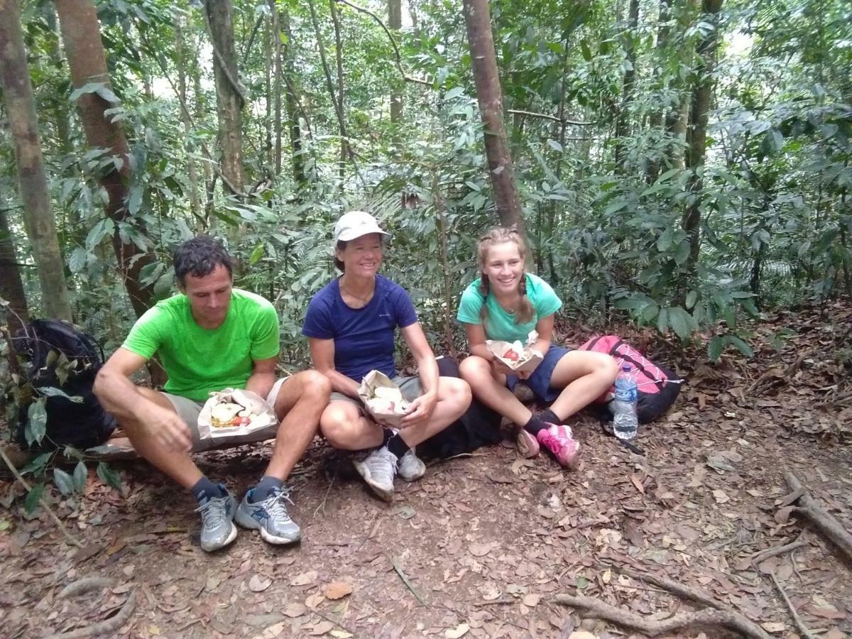 Landak River Guest House Only Trekking With Us 武吉拉旺 外观 照片