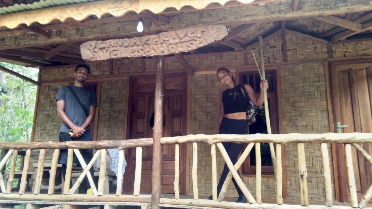 Landak River Guest House Only Trekking With Us 武吉拉旺 外观 照片